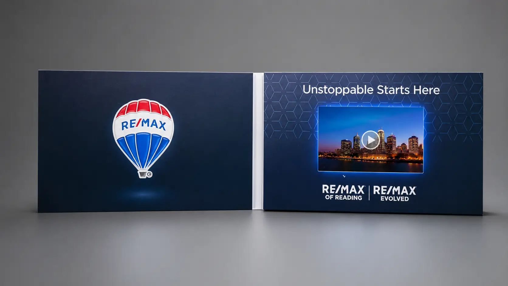 Comparison of video brochure screen sizes from 2.4 inch to 10 inch, showing relative scale and packaging depth