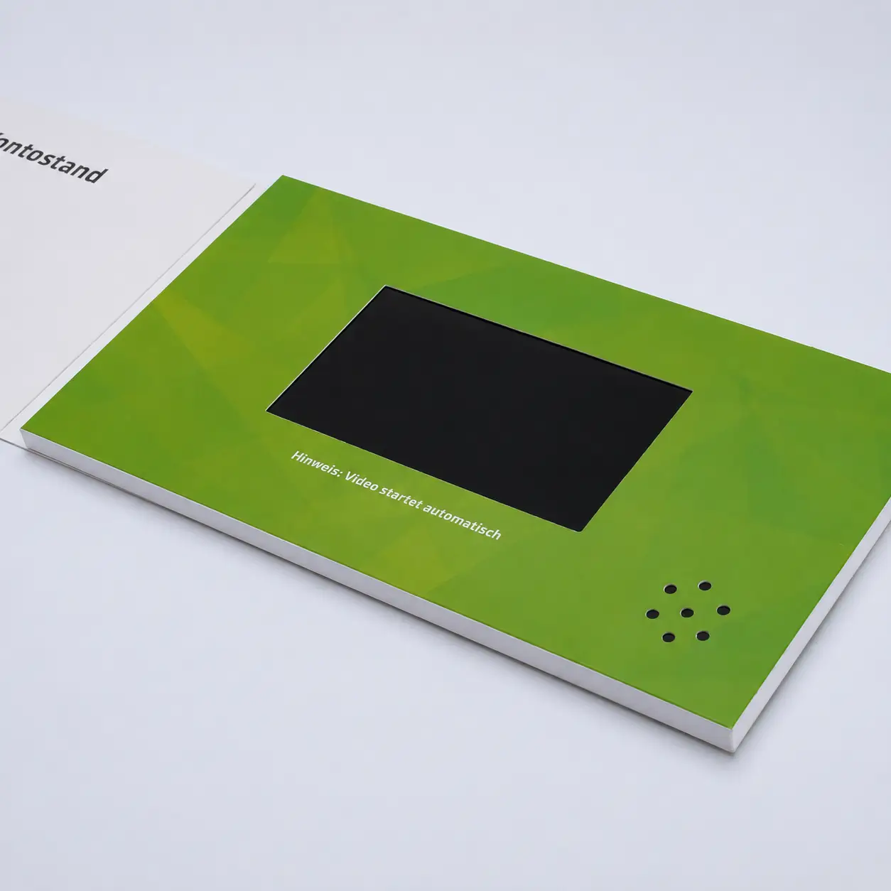4k video file playback on video brochure